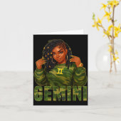 双子座の女王 ロックヘアの黒人女性 カモフラージュ 星座 カード (黄色い花)