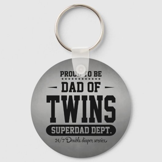 双子誇りを持ったスーパーパパ部のパパ キーホルダー (正面)