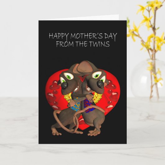 双生児からの幸せな母の日、対のネズミは抱き締めます カード (黄色い花)