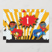 双生児のスーパーヒーローの誕生日 招待状 (正面/裏面)