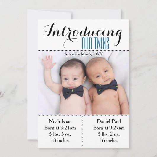 双生児の写真の誕生のAnnouncmentの対の男の子 案内状 (正面)