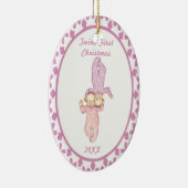 双生児の初めてのクリスマスの女の子の楕円形のオーナメント セラミックオーナメント (右)