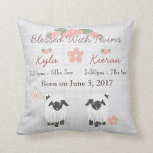 双生児の誕生のベビーの枕子ヒツジの男の子の女の子の子供部屋