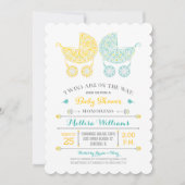 双生児は方法にあります! 双生児のベビーシャワーの招待状 招待状 (正面)