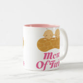 双生児ピーナツ明るいピンクのマグのギフトのお母さん ツートーンマグカップ (正面右)