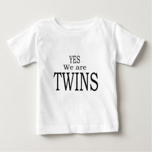 双生児 ベビーTシャツ