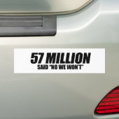 反オバマ - 5700万人が拒否 バンパーステッカー (車上)
