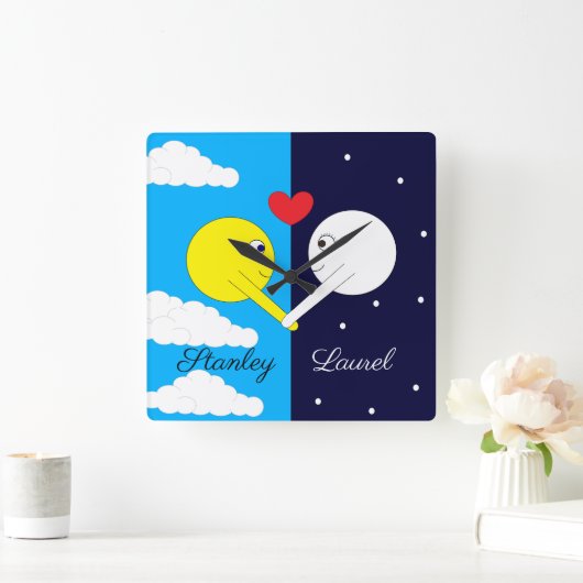 反対が引き付け:太陽と月が恋に スクエア壁時計 (ホーム)