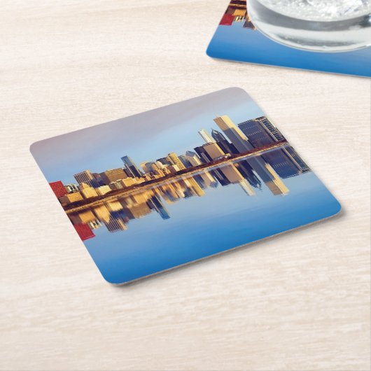 反射のシカゴのスカイラインの眺め スクエアペーパーコースター (アングル)