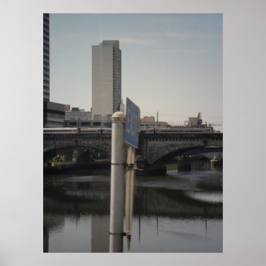 反射の上下逆の世界を通過する ポスター (正面)