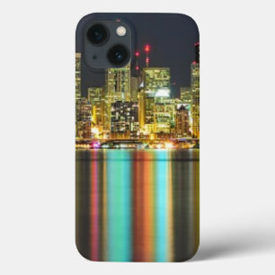 反射の夜のシアトルのスカイライン iPhone 13ケース