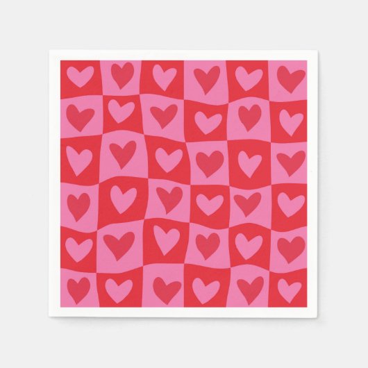 反市松模様にりピンクと赤いハートパターン スタンダードカクテルナプキン (正面)