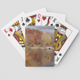 反映された紅葉でゲーゼ –  トランプ