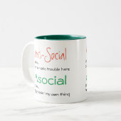 反社会的ではない非社会的：前向き内向的なスローガン ツートーンマグカップ (正面左)