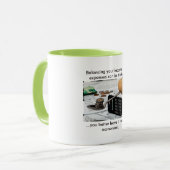 「収入と費用のバランスを取るのは難しい」 マグカップ (正面左)