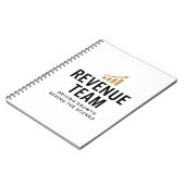 収益チーム – 裏方で成長を牽引する ノートブック (左側)