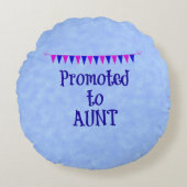 叔母に昇格、青い《写真》ぼけ味背景のバナー ラウンドクッション (正面)