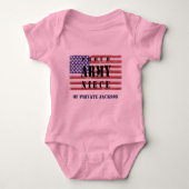 叔父の名前を追加する軍の誇りを持った姪のシャツ ベビーボディスーツ (正面)