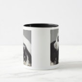 取り除耳付つきに傾く小びと耳付つきのウサギ マグカップ (中央)