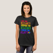受け入れ敬意サポート愛を賞賛するLGBTQ Tシャツ (正面フル)
