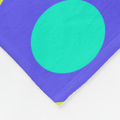 受け飛んでいる皿 フリースブランケット (角)