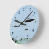 受け飛んでいる皿 ラウンド壁時計 (傾斜)