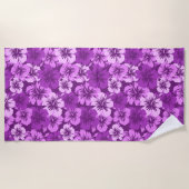 叙事詩のハイビスカスのハワイの花柄のアロハ-バイオレット ビーチタオル (正面)