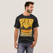 口おもしろいひげを生やした男の顔マスクのカバー。 Tシャツ (正面フル)