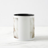 口のおもちゃを握っている犬 マグカップ (中央)