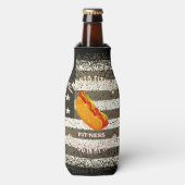 口の中にフィットネスフィットネスのホットドッグが入っている ボトルクーラー (ボトル正面)