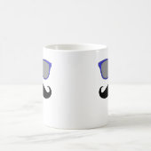 口ひげおよび青いサングラスのユーモア コーヒーマグカップ (中央)