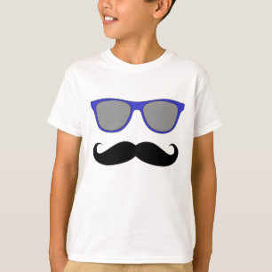 口ひげおよび青いサングラスのユーモア Tシャツ