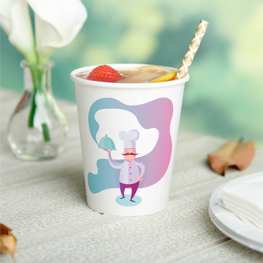 口ひげとトレイで笑顔のシェフ 紙コップ