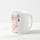 口を閉じても足が無い コーヒーマグカップ (正面右)