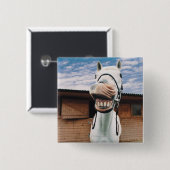 口を開けた状態で馬を閉じる 缶バッジ (正面&裏面)