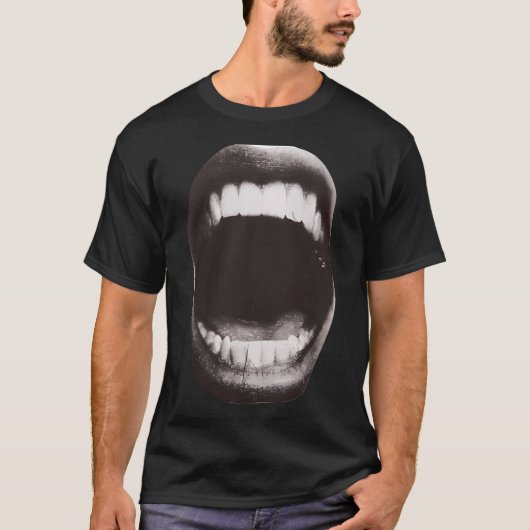 口を開けた Tシャツ (正面)