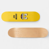 口を開けて微笑む顔 スケートボード (横)