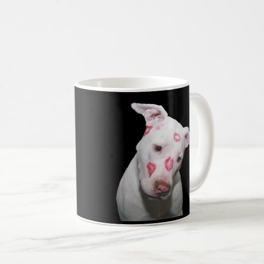 口紅のキスと密封される白い小犬愛 コーヒーマグカップ (正面右)