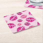 口紅のキスの形のプリントパターン スクエアペーパーコースター (アングル)