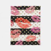 口紅の汚れ唇のキスとストライプ金ゴールド点 フリースブランケット (正面)