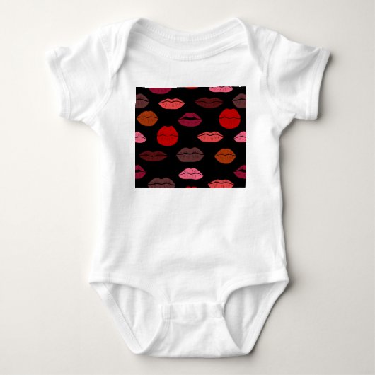 口紅の跡、赤とピンクのキス。 ベビーボディスーツ (正面)