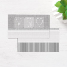 口頭心配の歯科医の歯の歯科インプラント