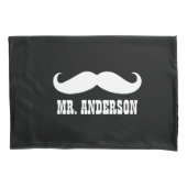 口髭と唇の結婚夫婦 枕カバー (正面左)