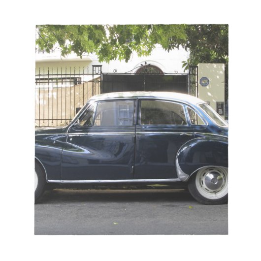 古いが非常に良いアウディ保ーカー。 ノートパッド (正面)