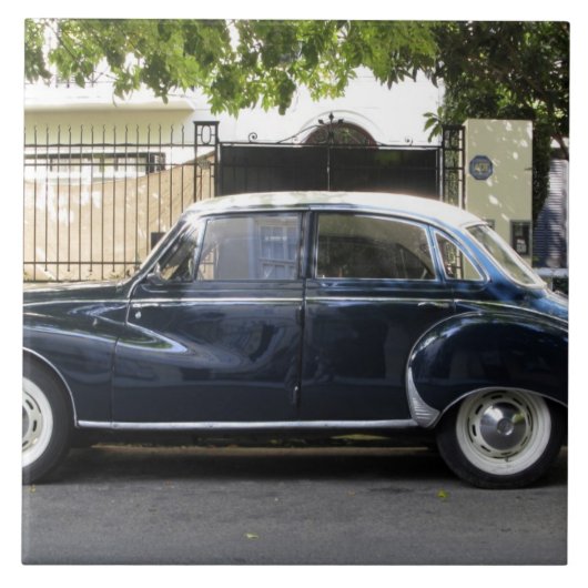 古いが、アウディ保はよく乗っている。 タイル (正面)