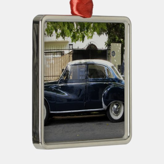 古いが、アウディ保はよく乗っている。 メタルオーナメント (右)