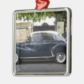 古いが、アウディ保はよく乗っている。 メタルオーナメント (左)