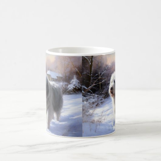 古いイギリスの牧羊犬が雪のクリスマスを過ごした コーヒーマグカップ (中央)