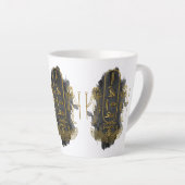 古いエジプトの象形文字の記号であなたの名前を共有 カフェラテマグ (右アングル)