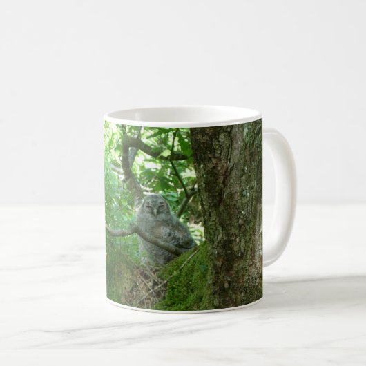 古いオークの木に黄褐色のオウエ コーヒーマグカップ (正面右)